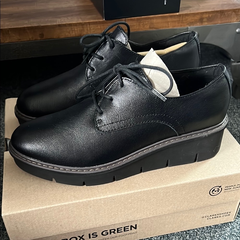 Black Leather Woman’s Shoes